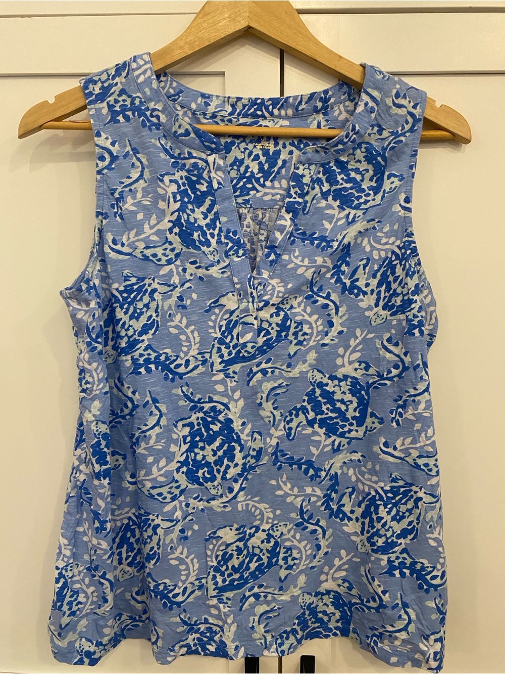 Lilly Pulitzer Essie Blue & White Turtley Awesome Print Tank Resort Size Medium
